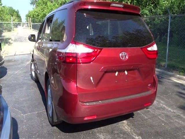 Toyota Sienna 2017 photo 13